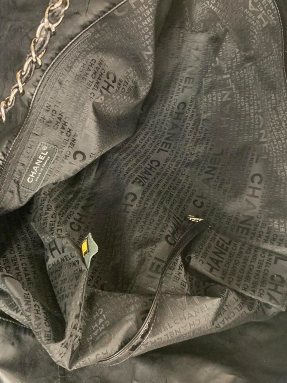 Chanel Vintage Black Patent Vinyl Coco Cabas XL Bag - Stylish & Unique! - Picture 9 of 9